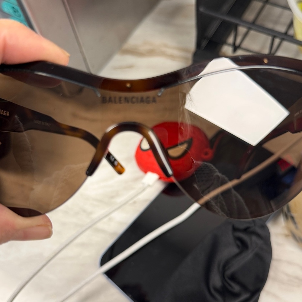 Balenciaga Women's Brown Gradient Shield Sunglasses - Picture 4 of 4